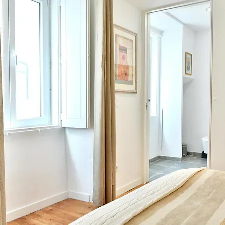 Bright And Spacious Three Bedroom Apt In The Heart Of Lisbon Exterior photo