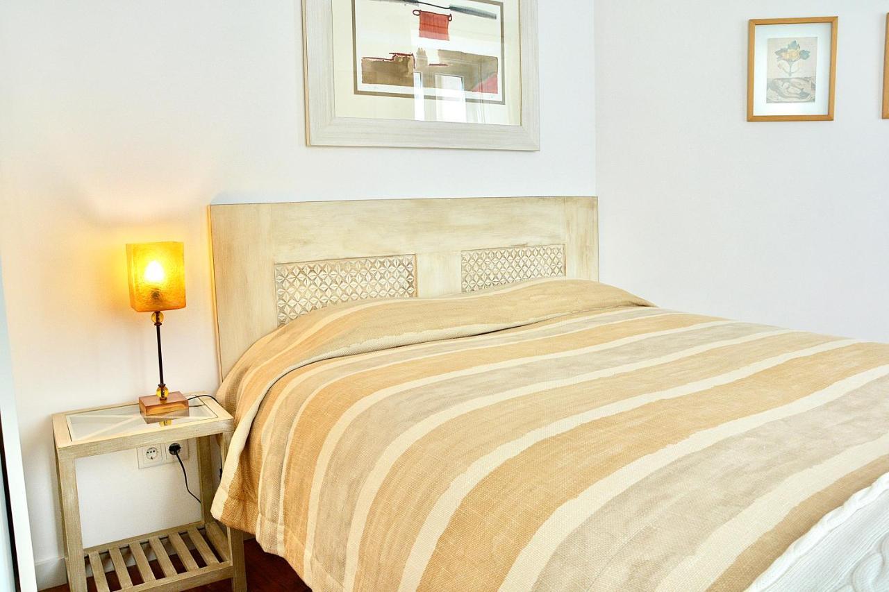 Apartment Bright And Spacious Three Bedroom In The Heart Of