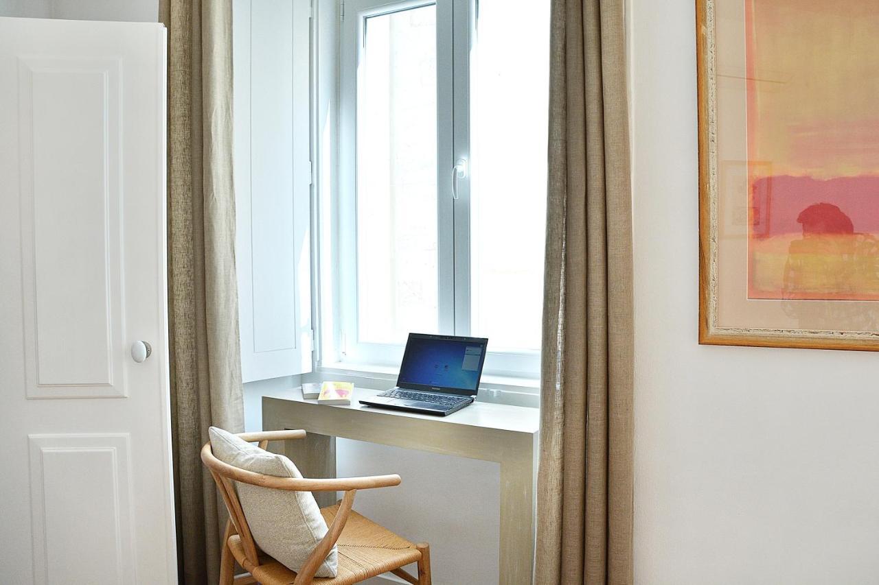 Bright And Spacious Three Bedroom In The Heart Of Apartment Lissabon
