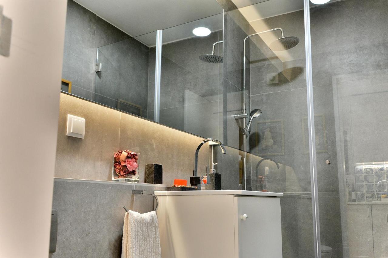 Bright And Spacious Three Bedroom In The Heart Of Lisbon