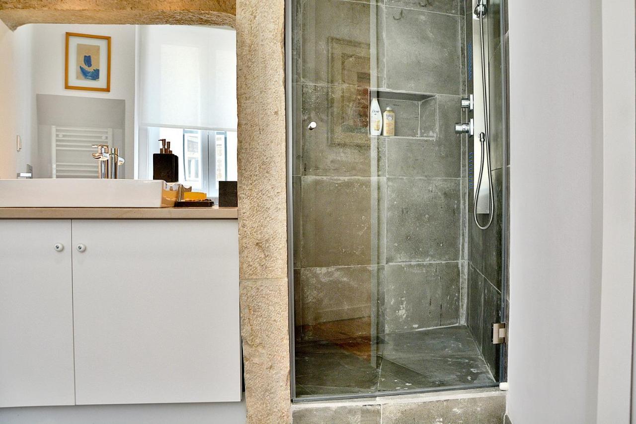 Apartment Bright And Spacious Three Bedroom In The Heart Of Lissabon
