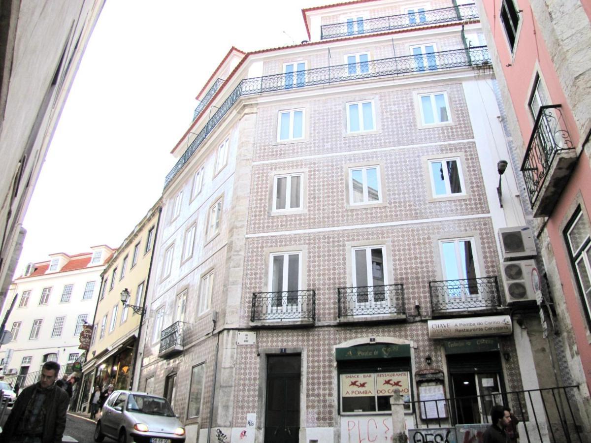 Apartment Bright And Spacious Three Bedroom In The Heart Of Lissabon