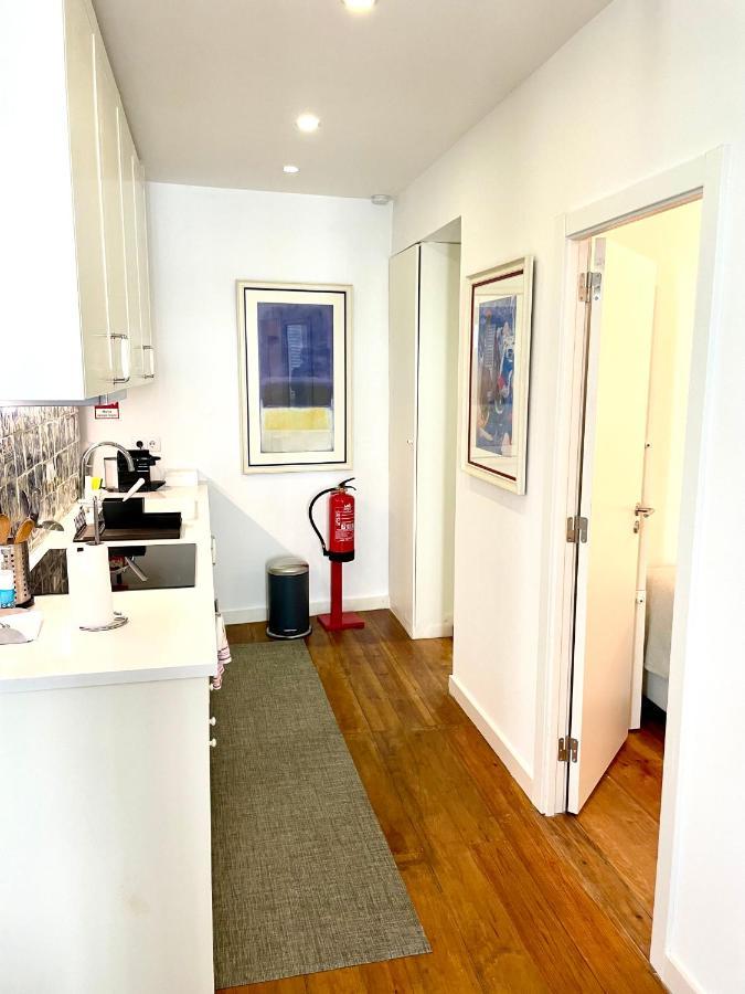 Apartment Bright And Spacious Three Bedroom In The Heart Of